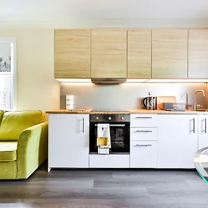 luxury-two-bedroom-a-stride-away-from-meridian-greenwich.cambridgehotelsuk.com/
